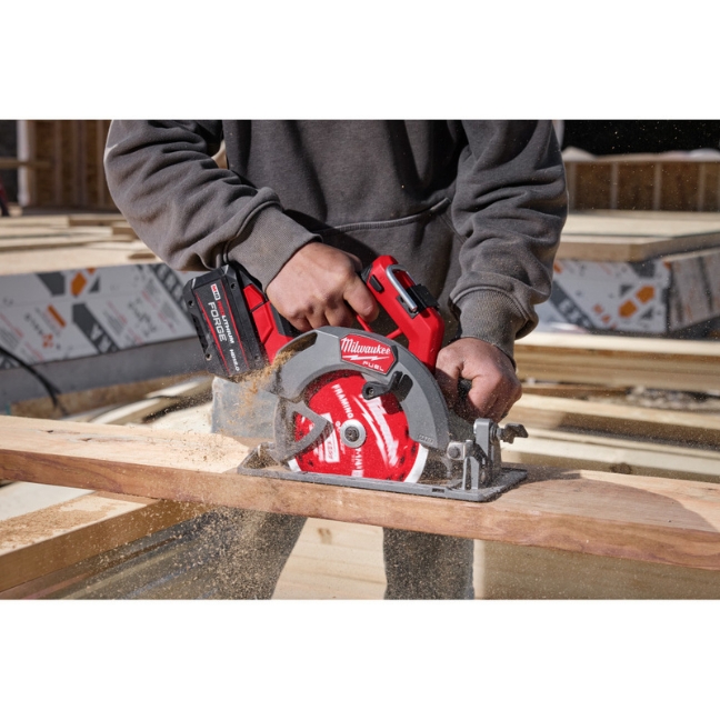 Milwaukee 2834-21HD M18 FUEL 7-1/4” Circular Saw Kit - BC Fasteners & Tools