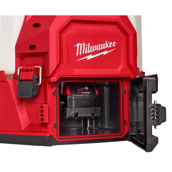 Milwaukee 3019-21WS M18 4-Gallon Water Supply with SWITCH TANK Kit