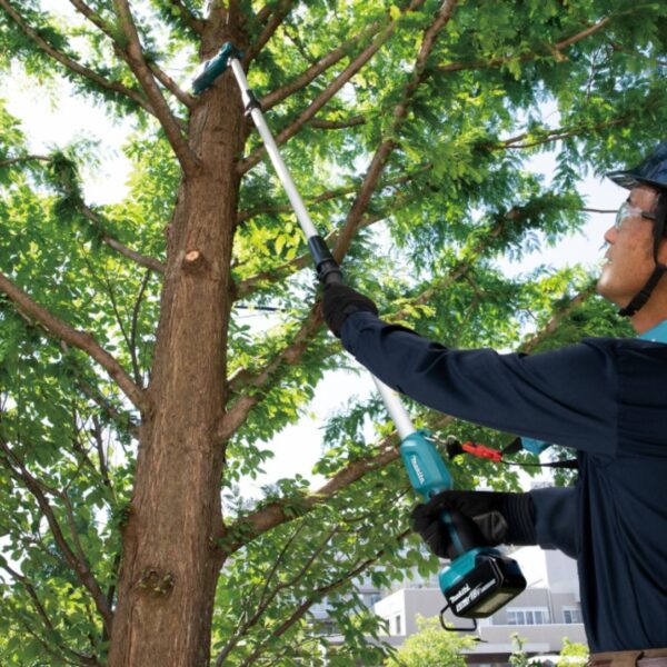 Makita DUA200RT 18V LXT 5ft or 8ft 8" Brushless Pole Saw Kit