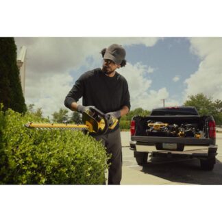 DeWalt DCHT821B 20V MAX 22 Brushless Hedge Trimmer - Tool Only (1)