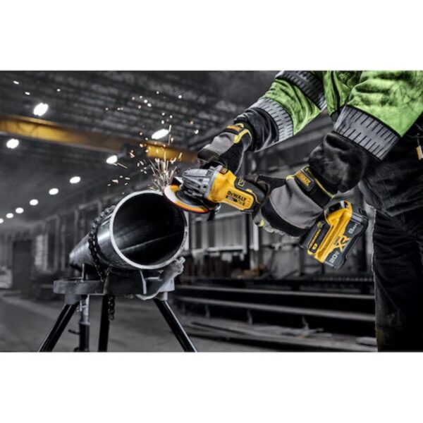 DeWalt DCG410WW1 20V MAX XR 4-12 - 5 Brushless Angle Grinder Kit (2) DeWalt DCG410WW1 20V MAX XR 4-1/2" - 5" Brushless Angle Grinder Kit